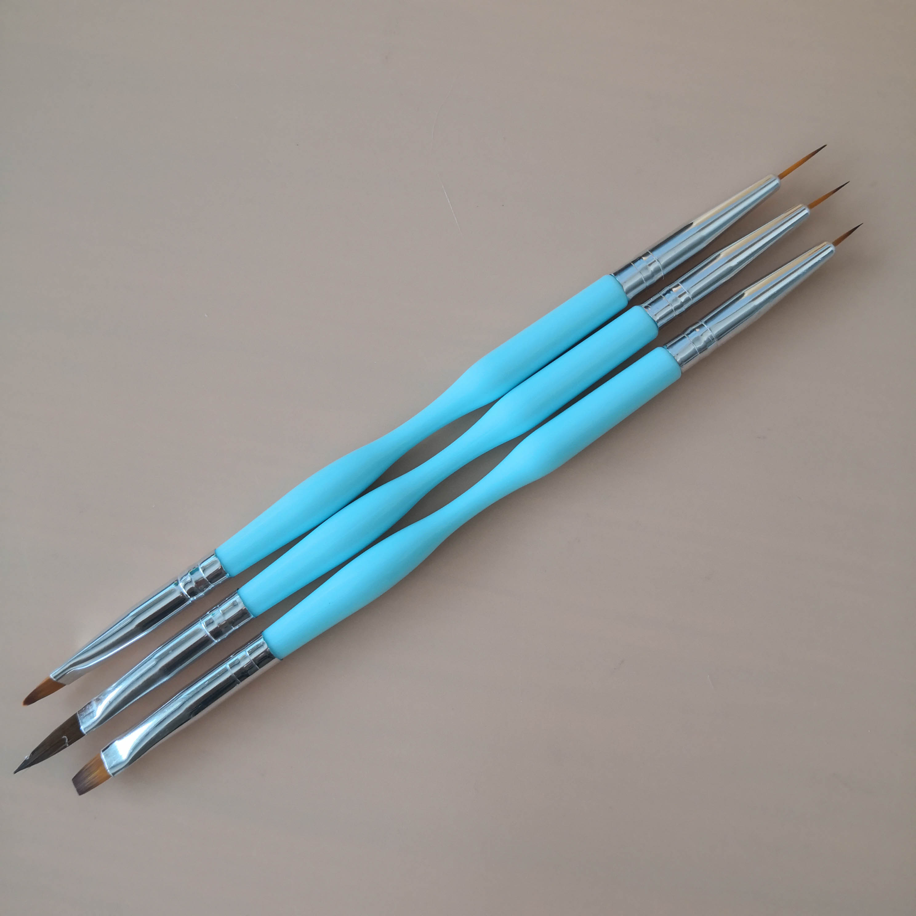 Wasseraktivierter Eyeliner-Pin – Detailing Brush Set Bewertung und Preis
